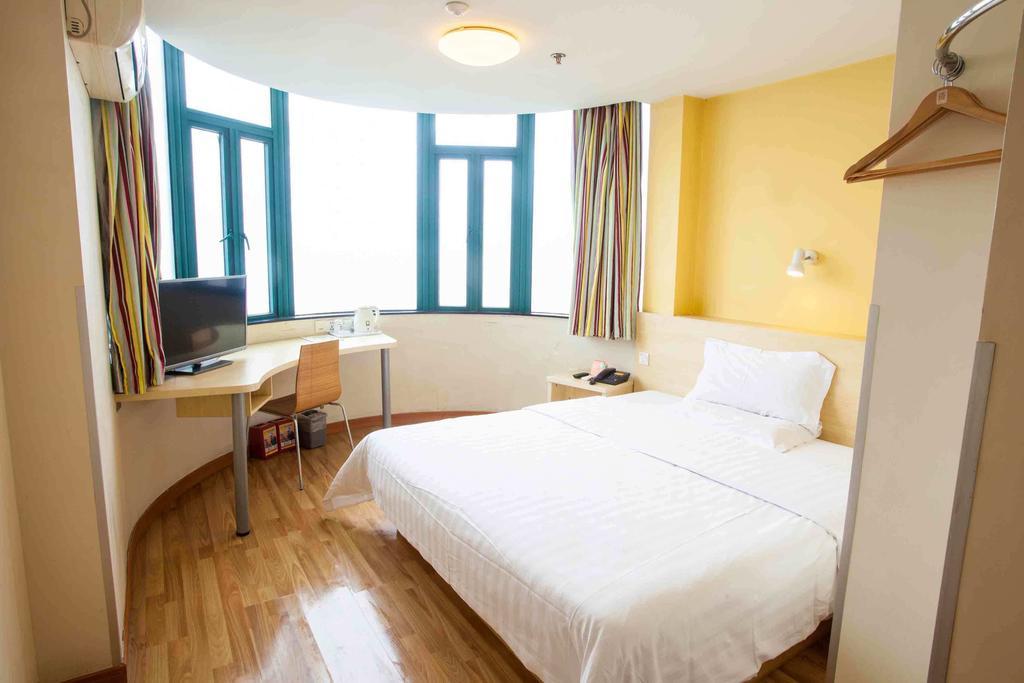 7Days Inn Foshan Coach Terminal Esterno foto