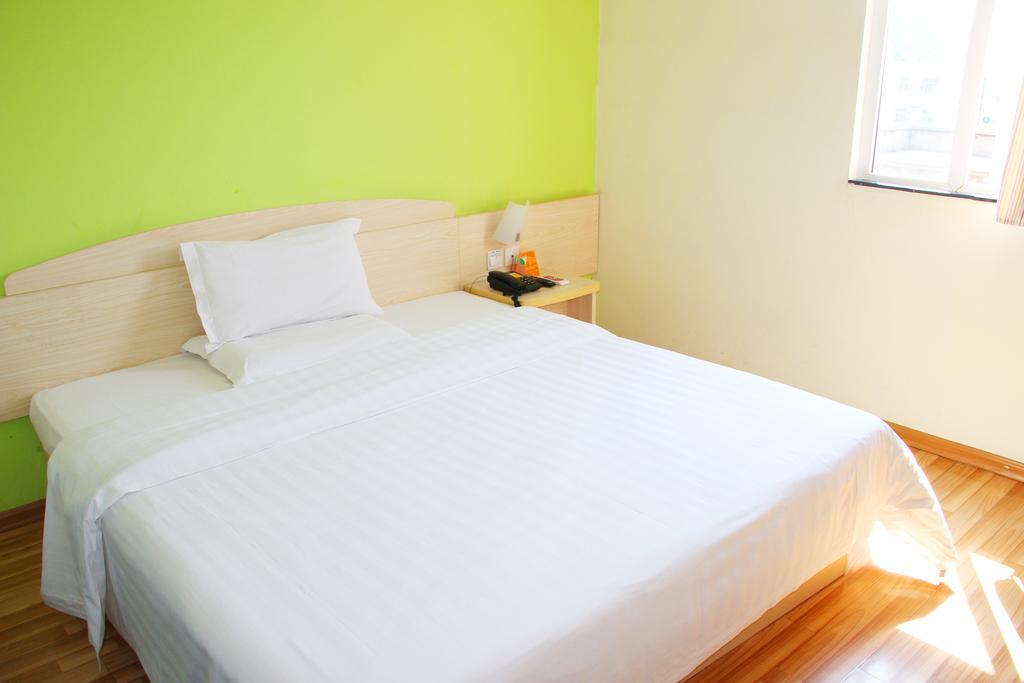 7Days Inn Foshan Coach Terminal Esterno foto