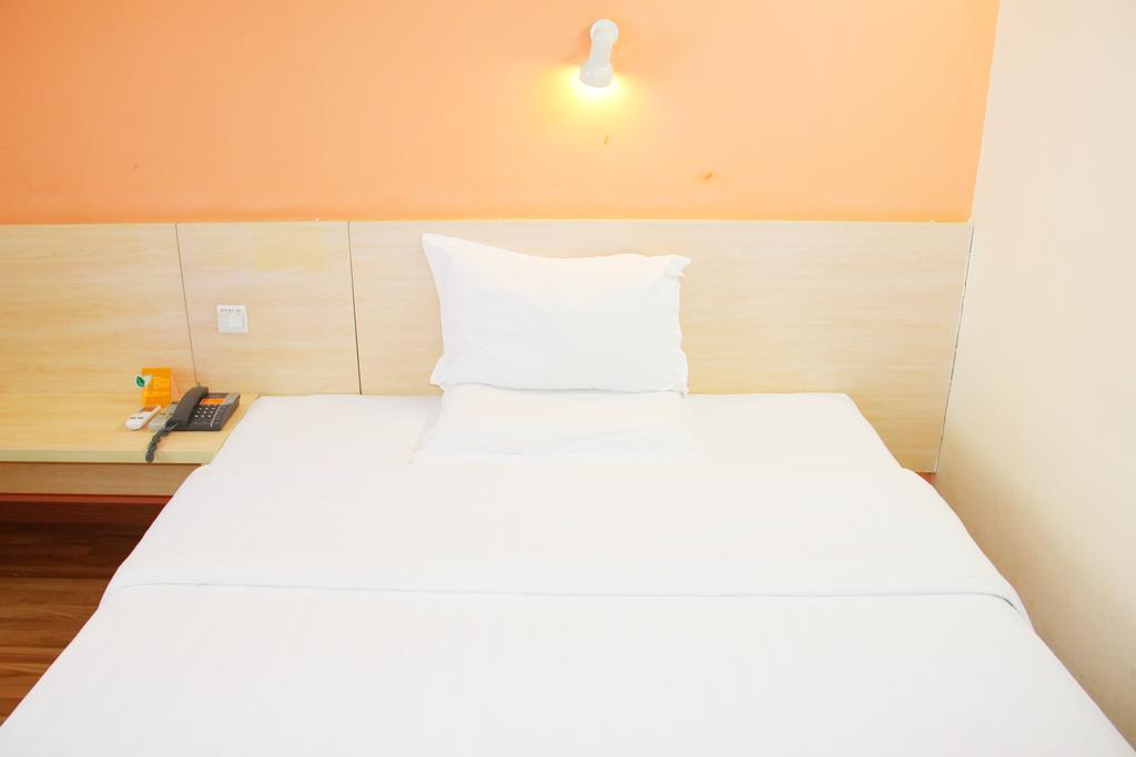7Days Inn Foshan Coach Terminal Esterno foto