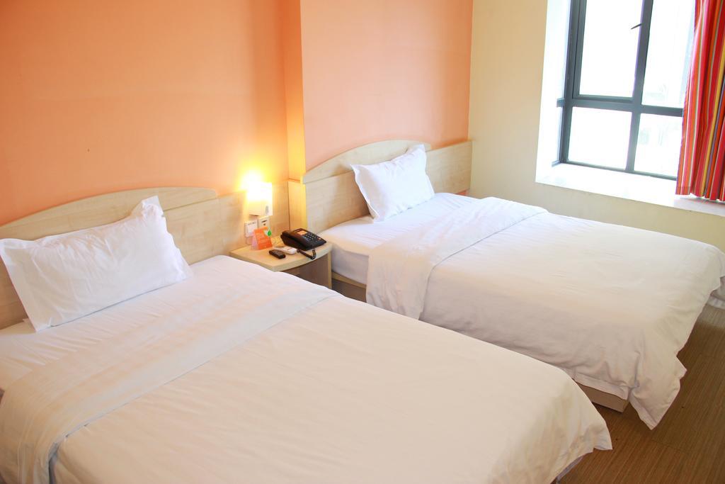 7Days Inn Foshan Coach Terminal Esterno foto